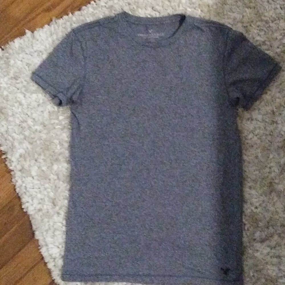 American Eagle Outfitters T shirt